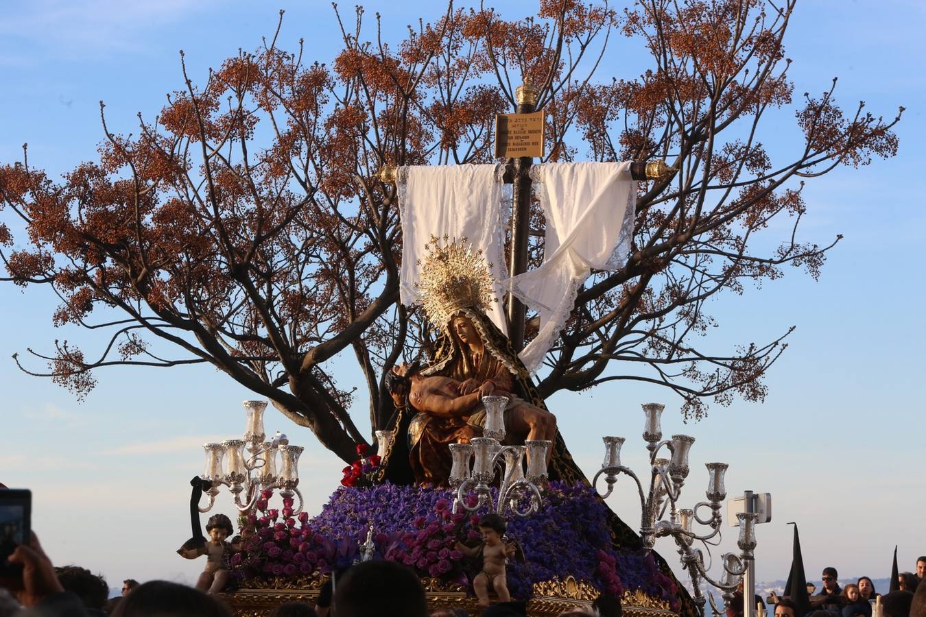 Vídeo y fotos: Dastis ordena la primera levantá del Caminito que procesiona este Miércoles Santo